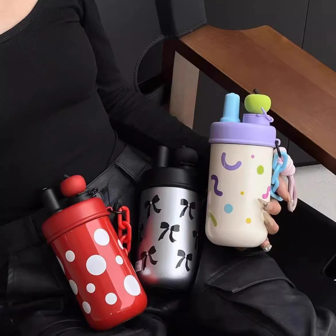 560ml Stainless Steel & Ceramic Thermos Bottle with Cute Apple Design – Insulated, Portable, Leak-Proof Travel Mug for Kids and Adults