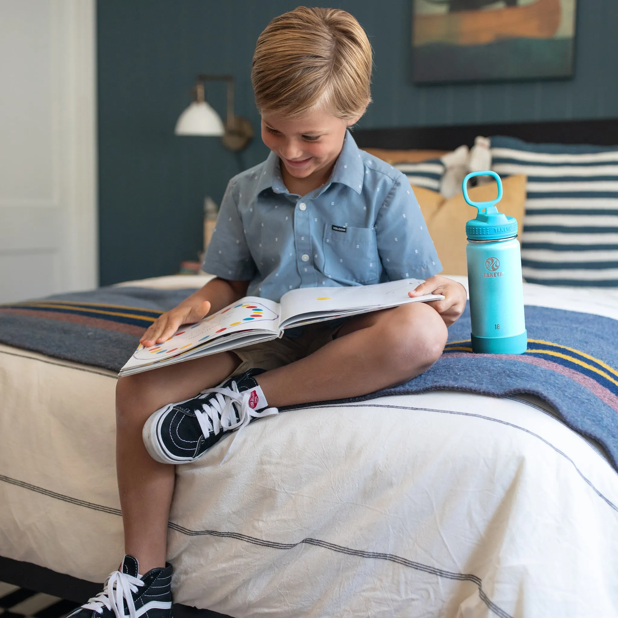 Actives Kids Glow In The Dark Water Bottle With Straw Lid