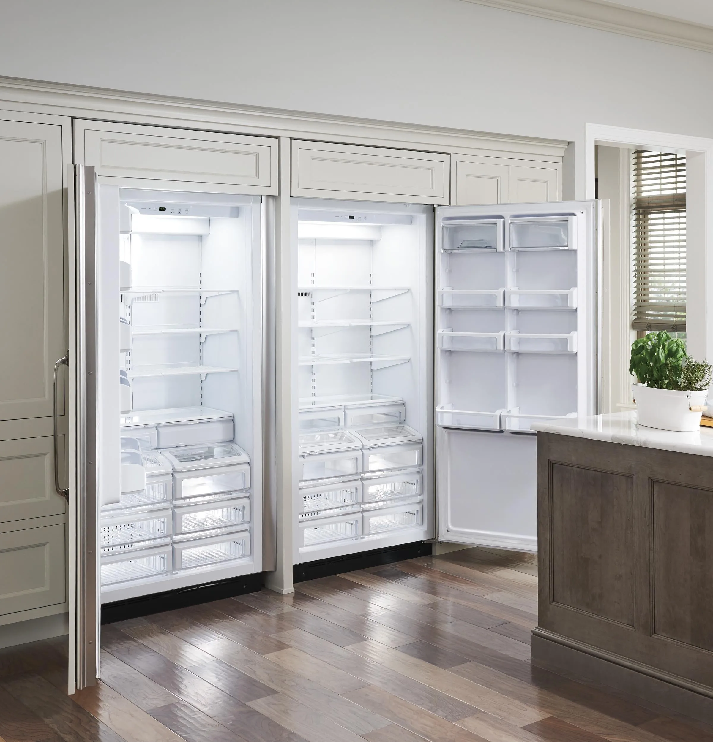 Monogram ZIRS360NNLH Monogram 36" Built-In All Refrigerator